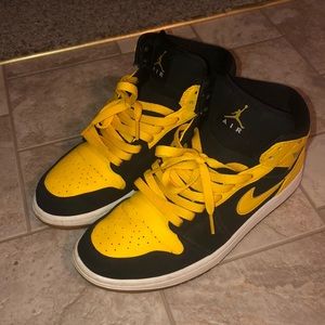 Jordan 1 “no love”